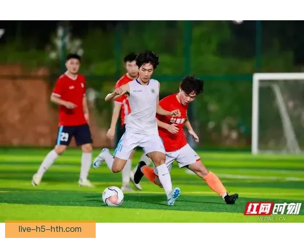 就要直播携手足球巴巴打造全天候足球赛事精彩盛宴实时解说互动体验升级